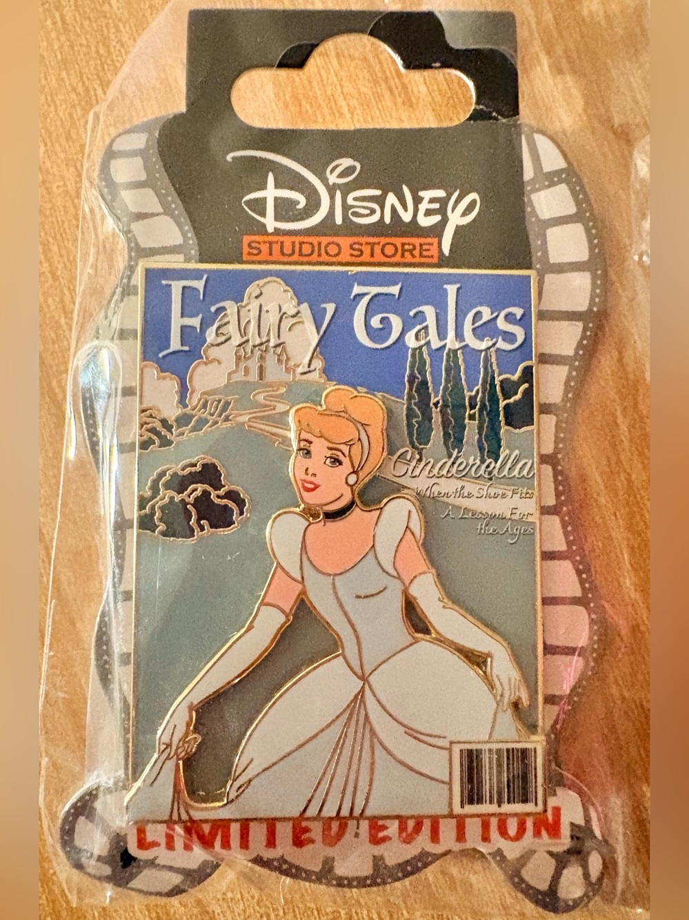 DSF DSSH Disney D23 Expo 2024 Magazine Series Cinderella Fairy Tales LE 500 Pin